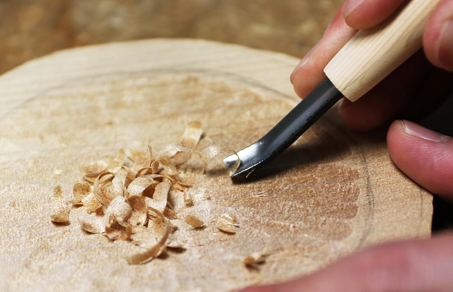 Selecting Handmade Wood Carving Tools for Beginners